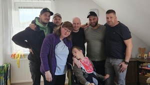 Keď Bez servítky pomáha: Kuchári dodržali slovo a výhru odovzdali chorému chlapcovi!