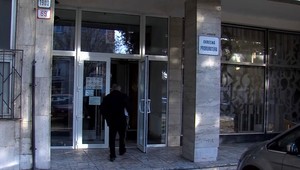 Prokurátor šoféroval opitý a ohrozoval policajta. Proti miernemu trestu sa odvolal