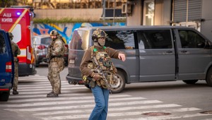 V Kyjeve došlo k streľbe, zahynulo niekoľko ľudí