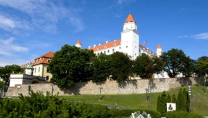 Chcú sprístupniť bratislavské hradby. Opravujú ich dobrovoľníci