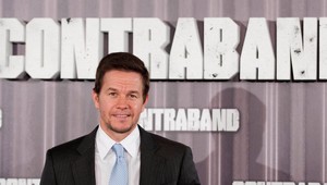 Nemá ani deň voľna: Mark Wahlberg ukázal na pláži dokonalé telo päťdesiatnika!