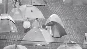 Dvaja Slováci sa v zahraničí vyznamenali. Počas festivalu vykrádali stany