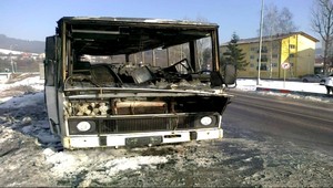 V Rakúsku zhorel český autobus, deti stihli vystúpiť