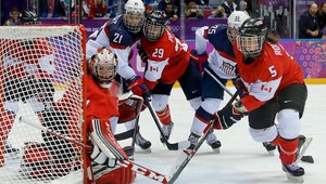 Kanaďanky po obrate obhájili zlato, hrdinkou opäť Poulinová