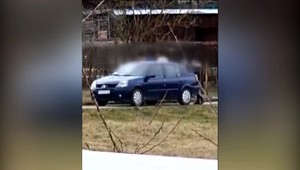 Neobávajú sa už iba o svoje autá, ale aj o rodiny. Na krajnom východe niekto rozbíja kladivom čelné sklá