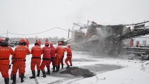 Pri výbuchu v uhoľnej bani zahynulo najmenej 17 ľudí
