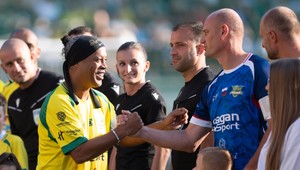 Ronaldinho pobláznil Trnavu. Futbalový mág skóroval, potom prišiel moment, ktorý fanúšikov nepotešil