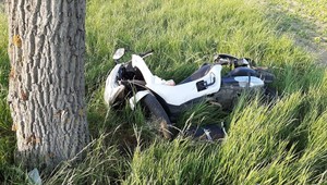 Tragická nehoda pri Dunajskej Strede: Motorkár neprežil náraz do stromu