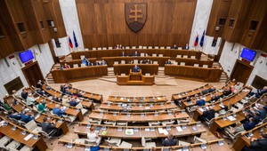 Poslanci NR SR schválili novelu energetického zákona: Legislatívu podporilo 131 politikov