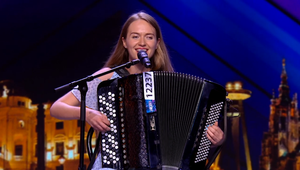 Krásna akordeonistka a jej doslova magické vystúpenie: Slzy dojatia a porota na nohách!