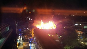 Obľúbené miesto turistov v Londýne zasiahol obrovský požiar