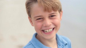 VŠETKO NAJLEPŠIE, George! Malý princ s neodolateľným úsmevom oslavuje 9 rokov