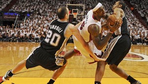 NBA: San Antonio vyhralo prvú finálovú bitku v Miami