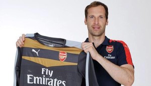 Petr Čech je už definitívne hráčom londýnskeho Arsenalu