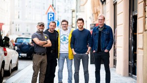 Ako vyriešiť krízu stredného veku? Štyria kamaráti z novej česko-slovenskej komédie majú na to hru!