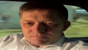 Premiér Robert Fico jazdil nepripútaný