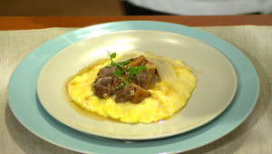 Restované kuracie srdiečka s kuriatkami , parmezánová polenta