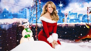 Notoricky známa vianočná pieseň stále zarába. Mariah Carey je v balíku