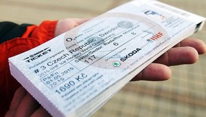 Polícia pri záťahu na MS zadržala 34 priekupníkov s lístkami