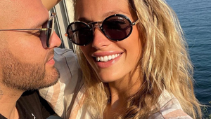 TOP džínsy tohto leta nosí už aj Jasmina Alagič: Predlžia vám nohy a zúžia pás!