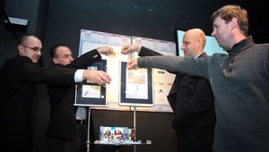 Známku a mince k ZOH vo Vancouveri pokrstili ľadom