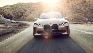 BMW Concept i4 útočí na špicu elektromobilov: Aj s ohnutou obrazovkou