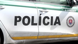 Muž na verejnosti zbil mladíka. Dôvodom bolo, že nemal marihuanu