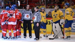 Slovensko v semifinále čaká Česko, Tre Kronor skončili
