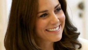 Kráľovský palác zverejnil termín pôrodu Kate