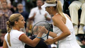 Wimbledon: Cibulkovú zmazala z kurtu za hodinu Šarapovová