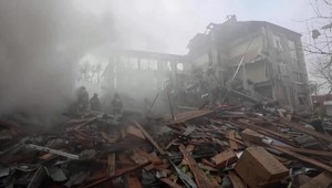 Pri Kyjeve sa zrútil vrtuľník. Na palube mali byť vrcholní predstavitelia