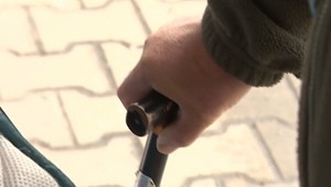 Od dôchodcov vylákali stovky eur na zdravotnícky prístroj. Nevedia ako vedeli o ich zdravotnom stave