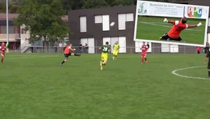 To bol teda gól! Brankár sa zahral na stopéra a potom zabil ľavačkou!