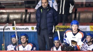 VIDEO: Líder sa trápil s mladíkmi, v nervóznom závere prišlo aj k bitke