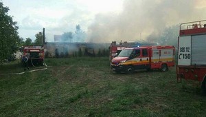 V Kvetoslavove horí dom, zasahujú desiatky hasičov