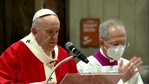 Pápež v omši odkázal veriacim, že pandémiu využíva diabol, aby zasial svár, ale Ježiš nás učí pomáhať slabším