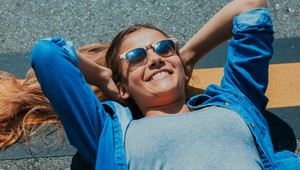 Milovníčky džínsoviny sa potešia: Tento módny kúsok by vám na jar nemal chýbať v šatníku