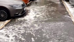 Nebezpečná poľadovica si na Slovensku vybrala svoju daň. Smrť po páde na zľadovatelom chodníku