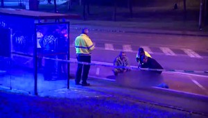 Tragédia v Bratislave: Muž stratil rovnováhu a spadol priamo pod kolesá autobusu