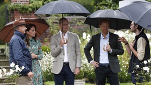 Kate si s Williamom a Harrym uctila pamiatku svojej nikdy nepoznanej svokry