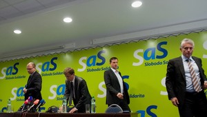 Práca za dávky? Podľa SaS za menej, ako minimum