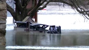Roztápajúci sa sneh a aj výdatný dážď. Meteorológovia vydali výstrahy pred povodňami