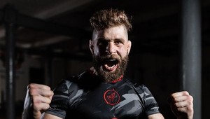 Procházka dnes môže jednou nohou môže vojsť do titulového zápasu