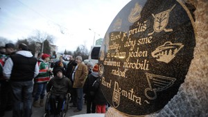 Nikdy nezabudnú. Demitrovi odhalili v Trenčíne pamätník