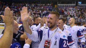 Fanúšikovia hokejbalu jasajú. Slováci majú štvrté zlato v sérii