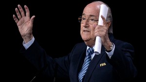 Švajčiar pokračuje na čele FIFA piatym mandátom. Blatter 133, Al-Husejn 73