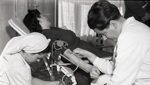 Darovanie krvi v 50. rokoch: Prídelové lístky na mäso, maslo či čokoládu