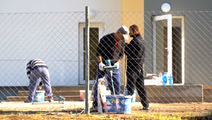 Prázdniny niekde pokračujú. Robotníci budovu stihli dokončiť, no predškoláci aj tak školský rok nezačali