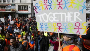 Vyhosťovanie migrantov aj homosexuáli. Švajčiarsko rozhoduje v referende