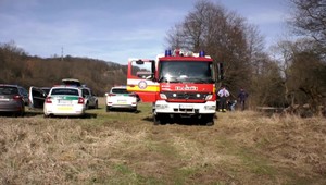 Záhadné nálezy ľudských pozostatkov v rieke: Najprv našli nohu s topánkou, neskôr telo bez ruky